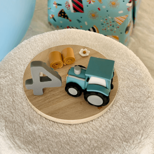 Décoration d'anniversaire personnalisable tracteur
