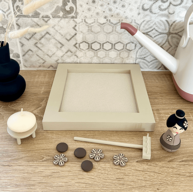 Jardin zen d'intérieur kokeshi "taupe"