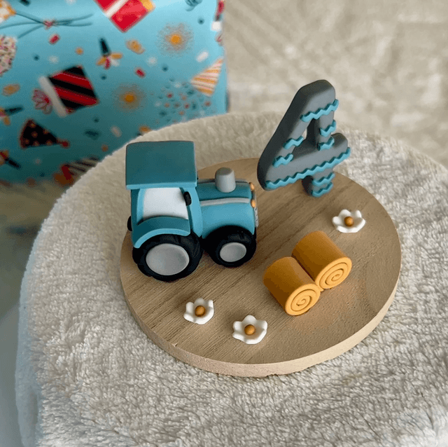Décoration d'anniversaire personnalisable tracteur