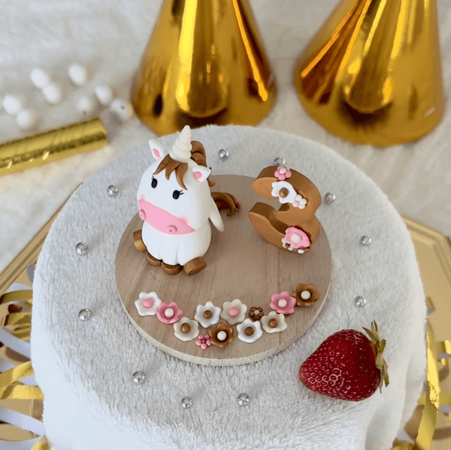 Décoration d'anniversaire personnalisable licorne