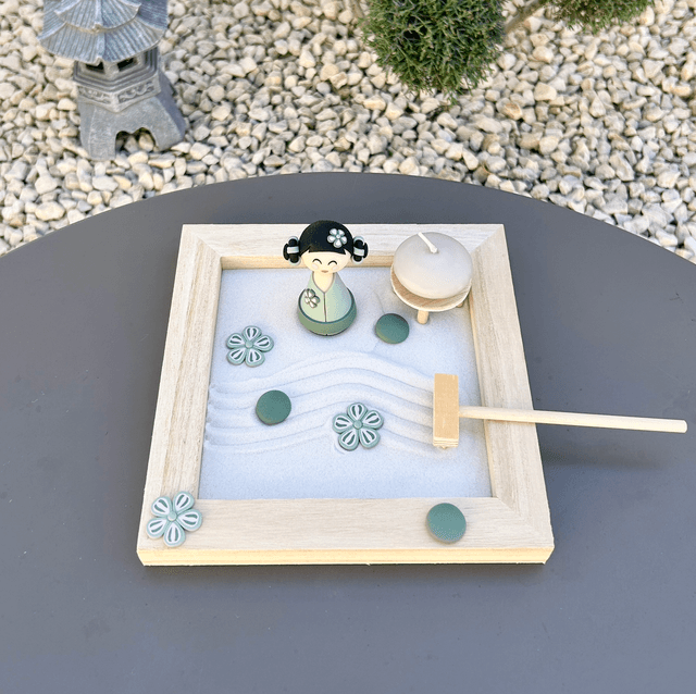 Jardin zen d'intérieur kokeshi "almond"