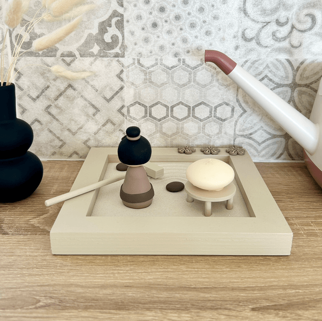 Jardin zen d'intérieur kokeshi "taupe"