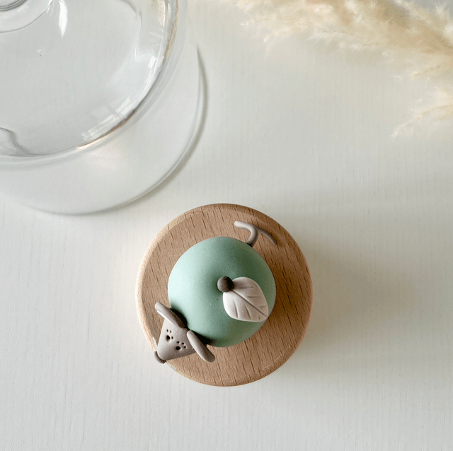 Boîte à dents en bois souris fan de pomme