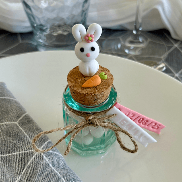 Pot à dragées Emma la lapine