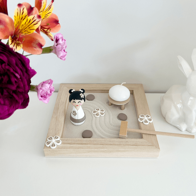 Jardin zen d&#039;intérieur kokeshi &quot;white&quot;