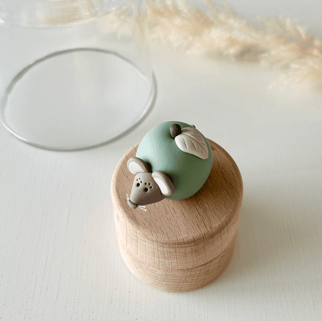 Boîte à dents en bois souris fan de pomme
