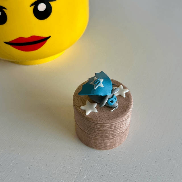 Boîte à dents en bois souris super héros